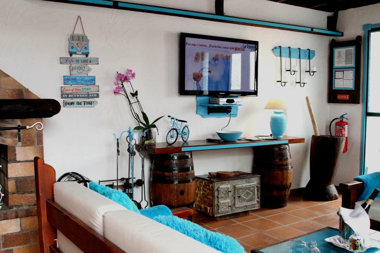 Villa Spa Las Tinajas Triquivijate Bagian luar foto