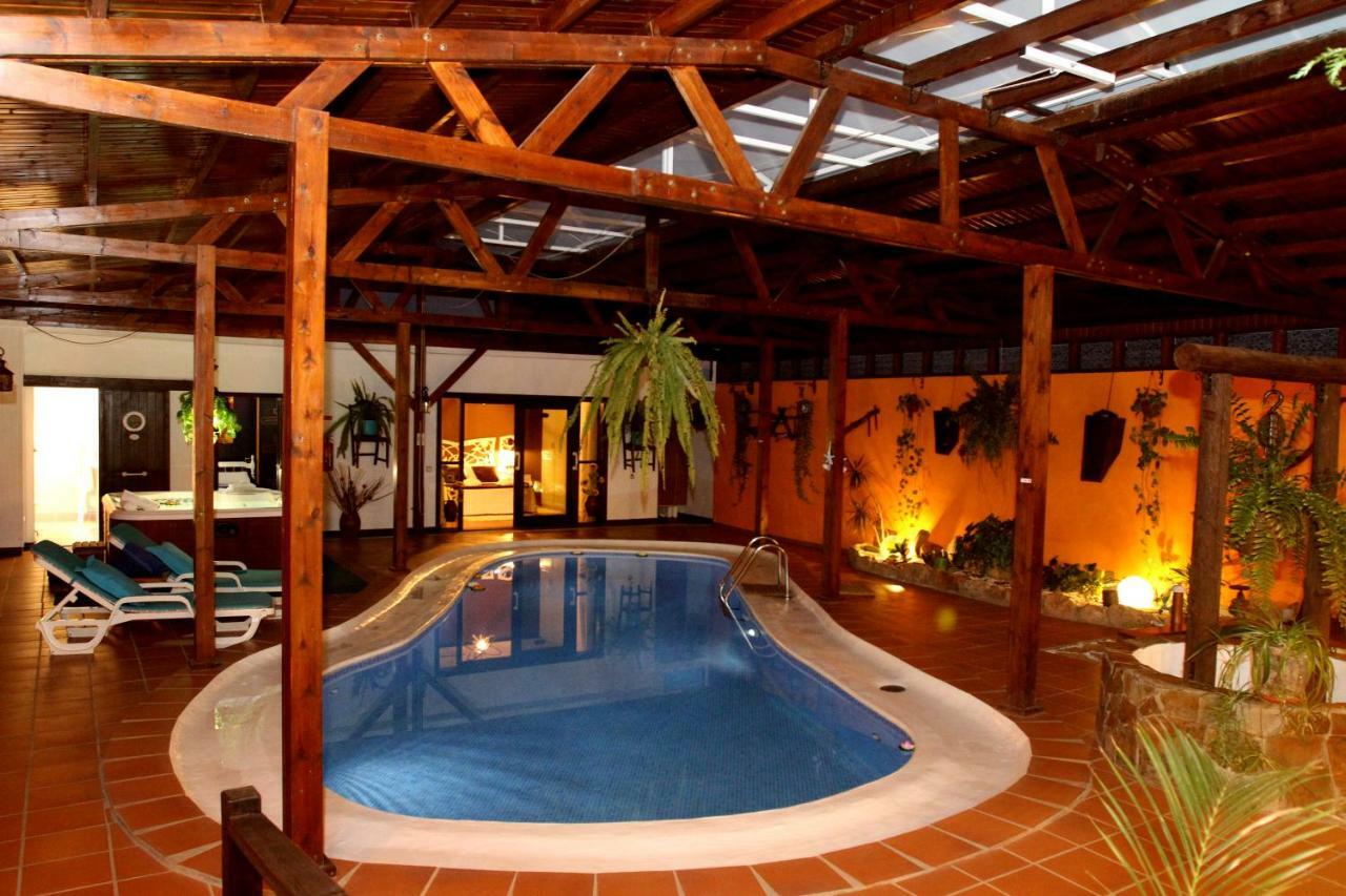 Villa Spa Las Tinajas Triquivijate Bagian luar foto
